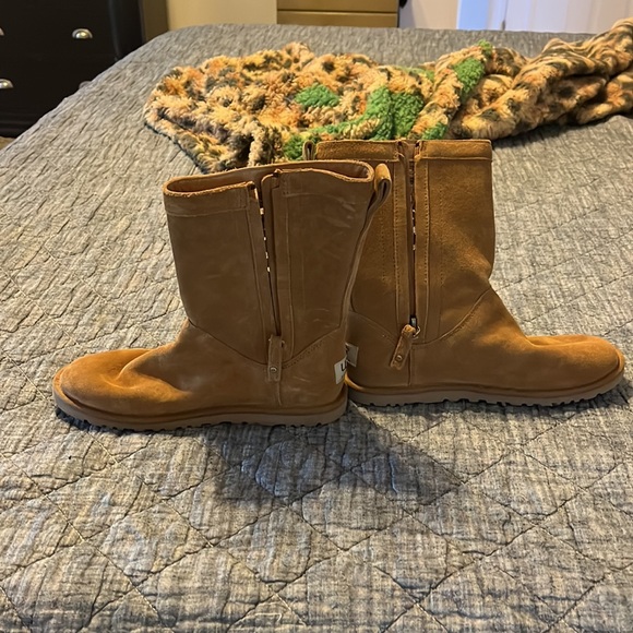 Ugg boots - Picture 3 of 9